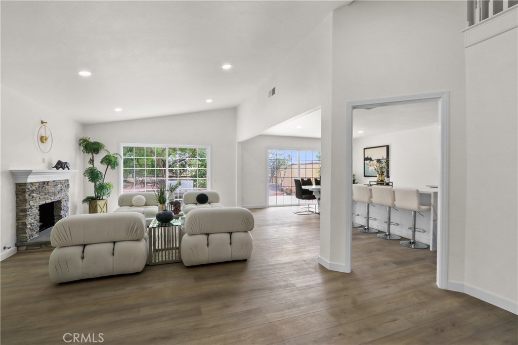 3874 Ravenswood