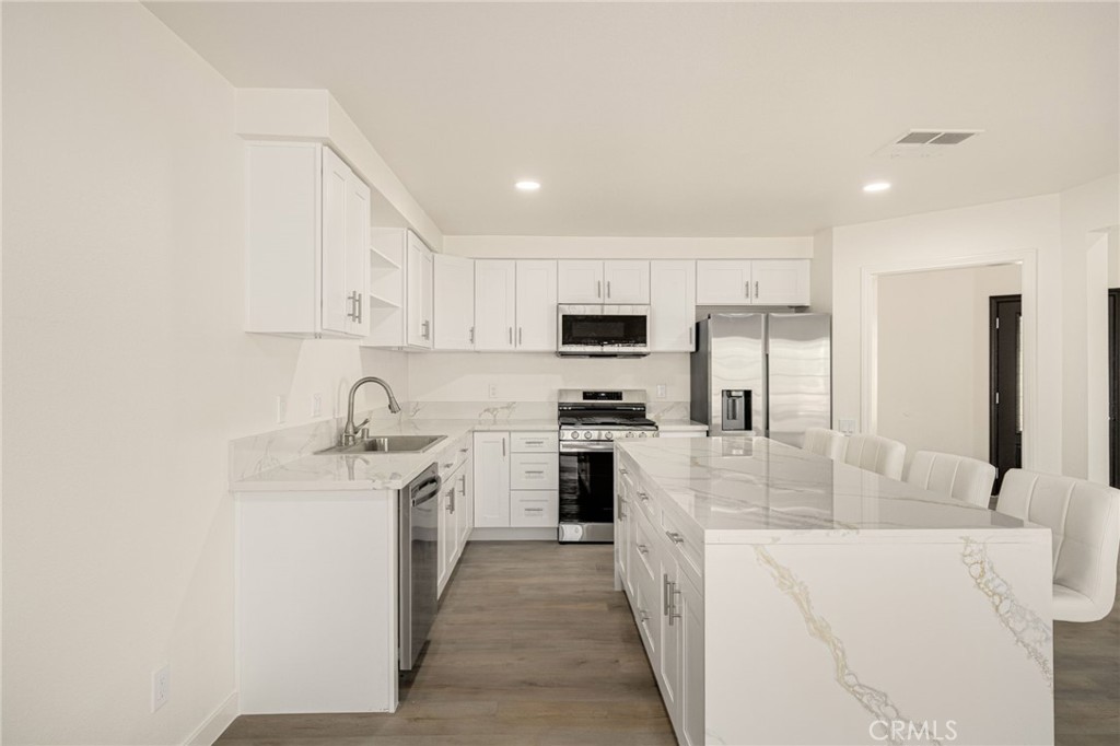 3874 Ravenswood