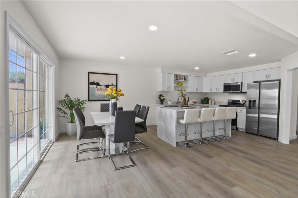 3874 Ravenswood