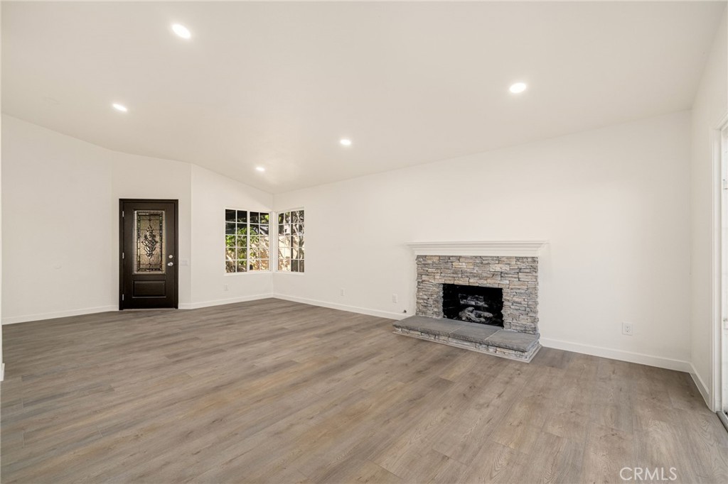 3874 Ravenswood
