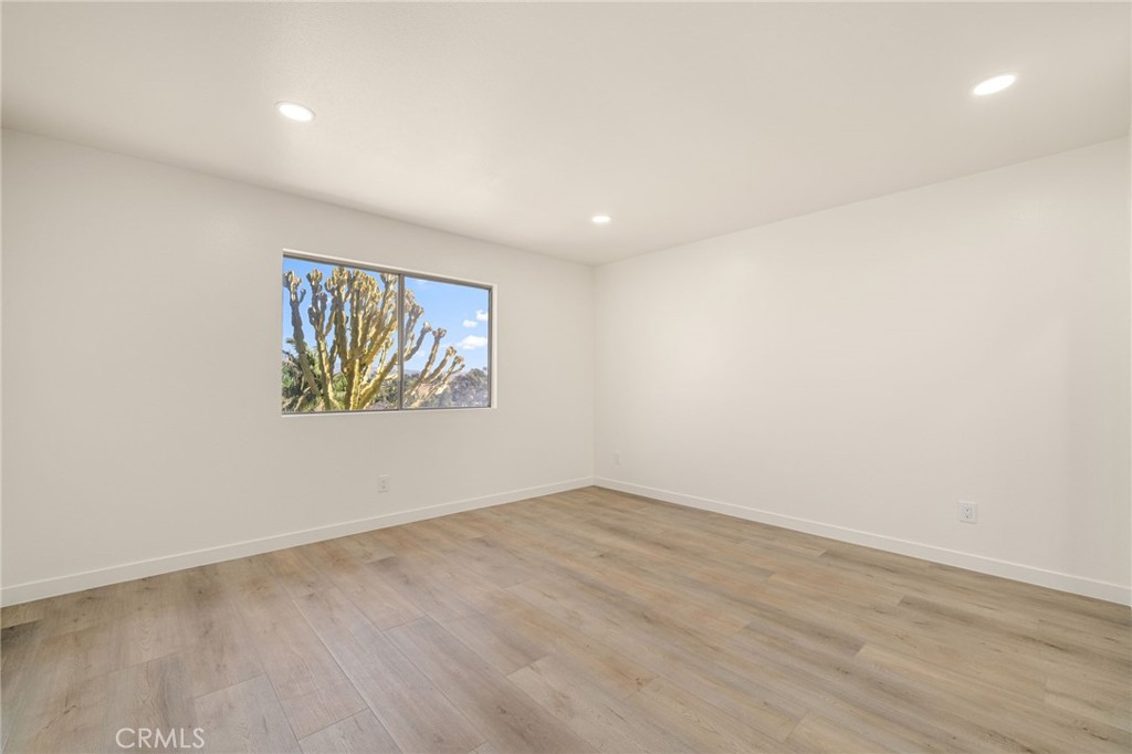 3874 Ravenswood