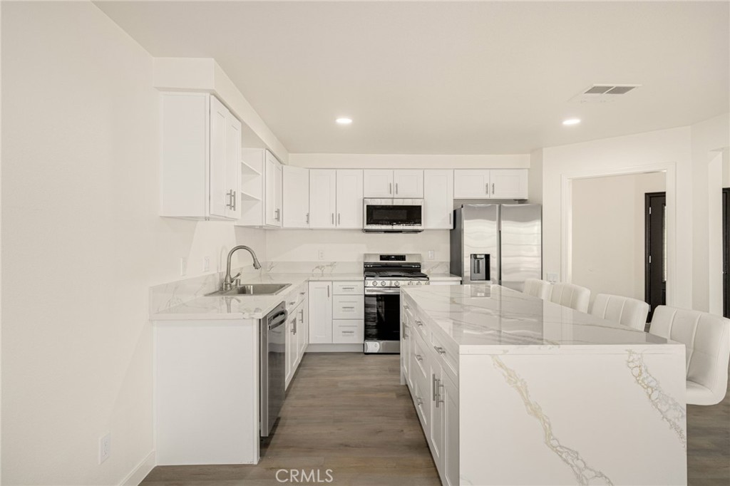 3874 Ravenswood