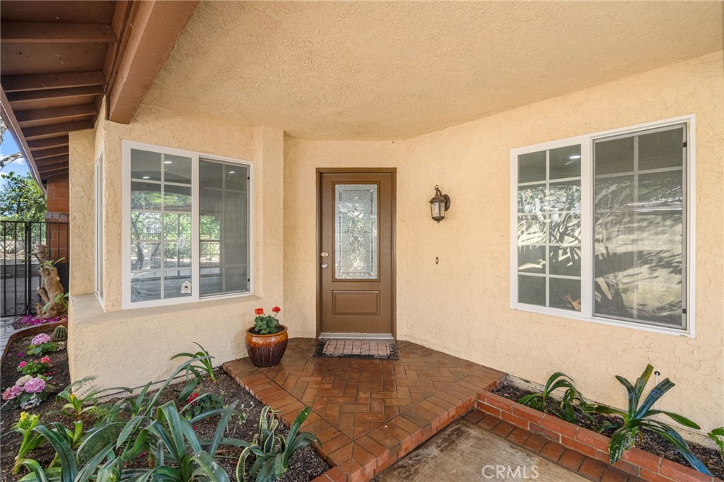 3874 Ravenswood