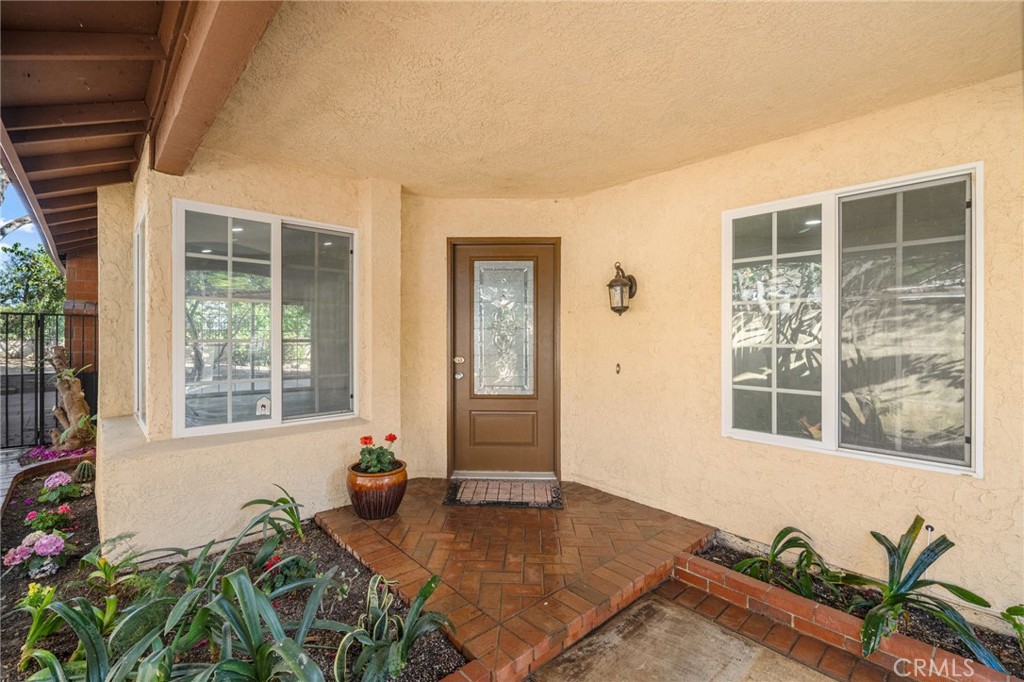 3874 Ravenswood