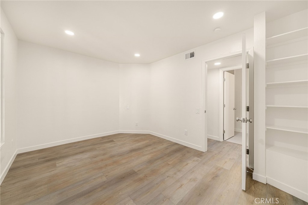3874 Ravenswood
