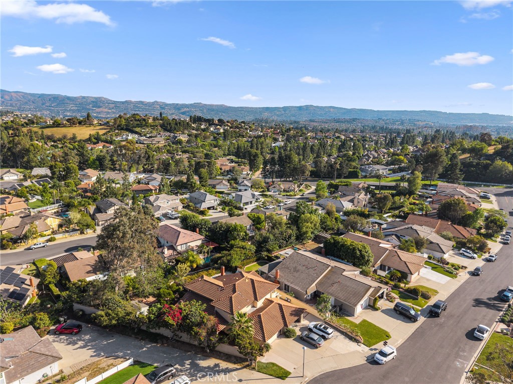 3874 Ravenswood