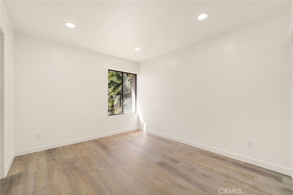 3874 Ravenswood