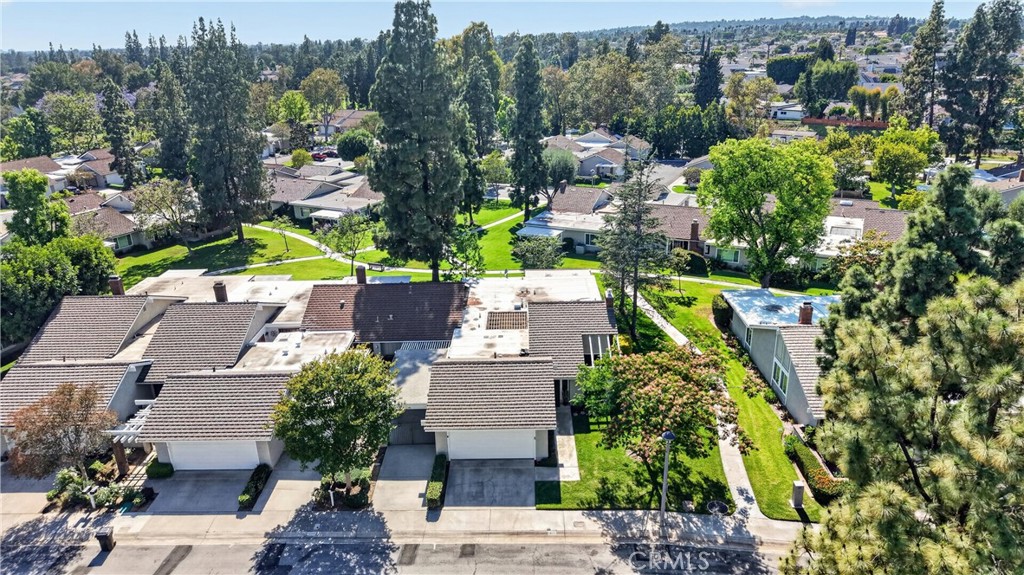 1213 Woodside
