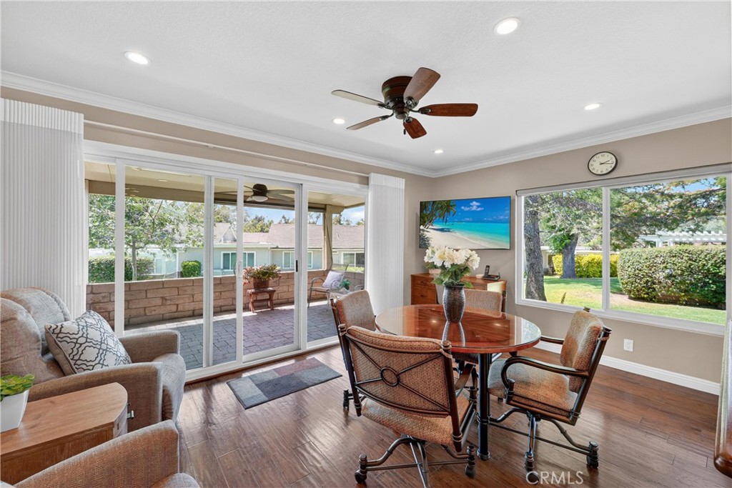 1213 Woodside