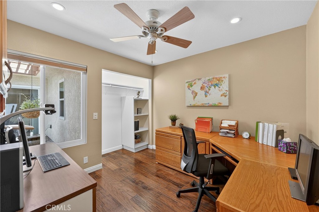 1213 Woodside