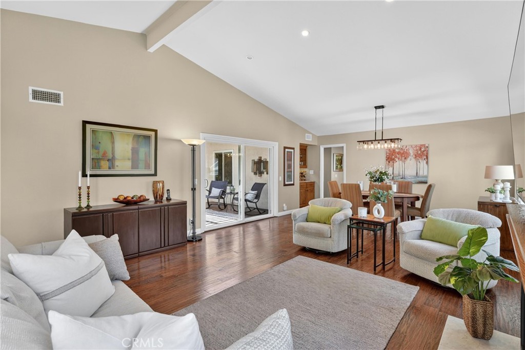 1213 Woodside