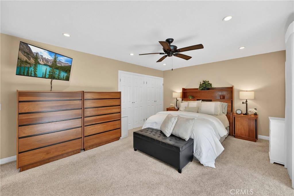 1213 Woodside