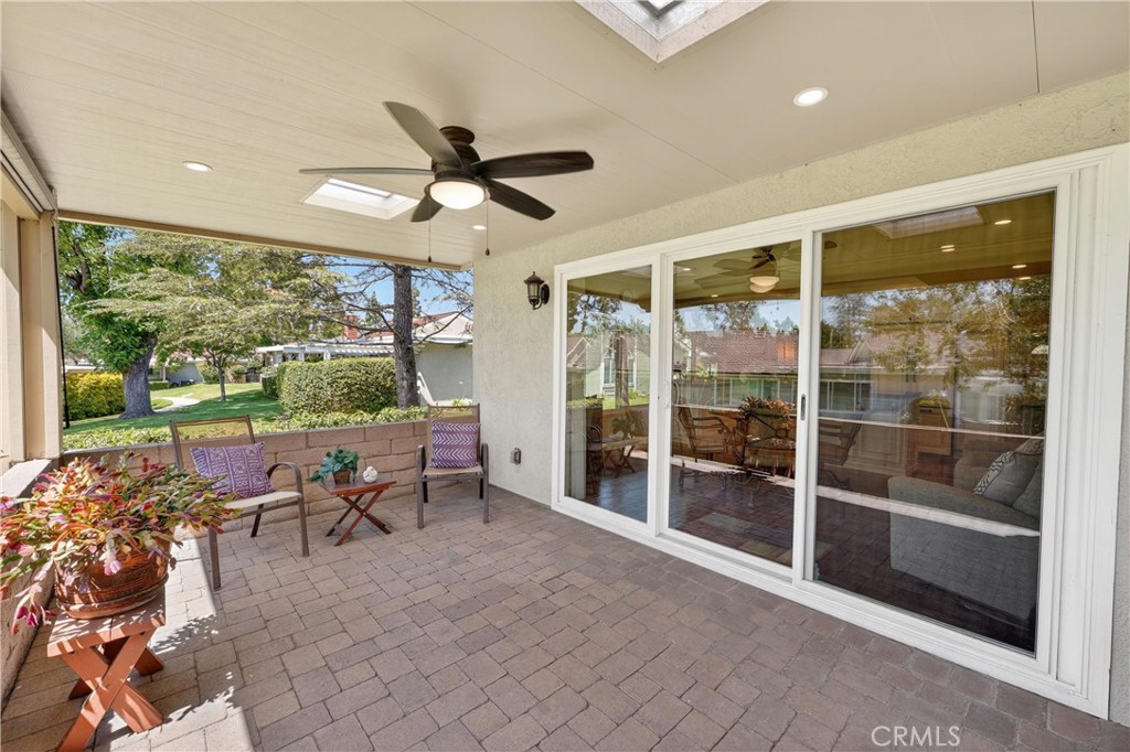 1213 Woodside