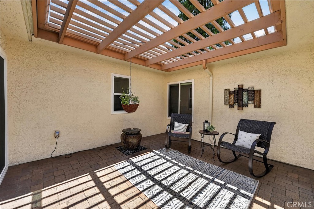1213 Woodside