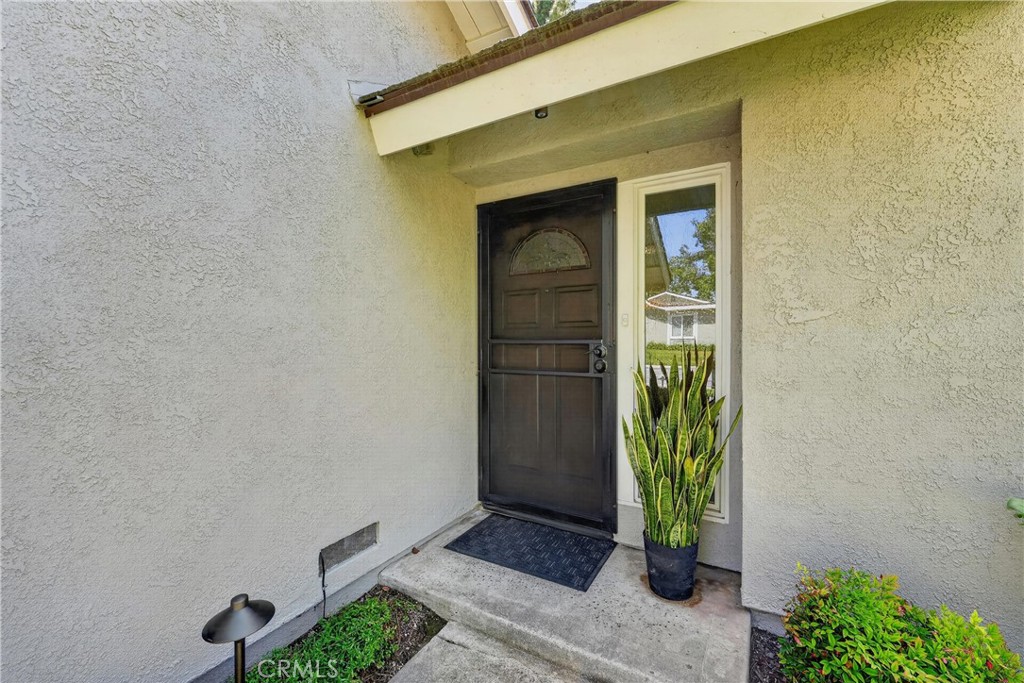 1213 Woodside