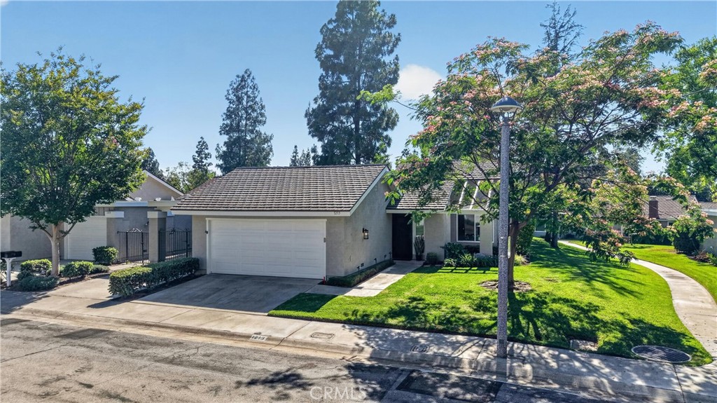 1213 Woodside