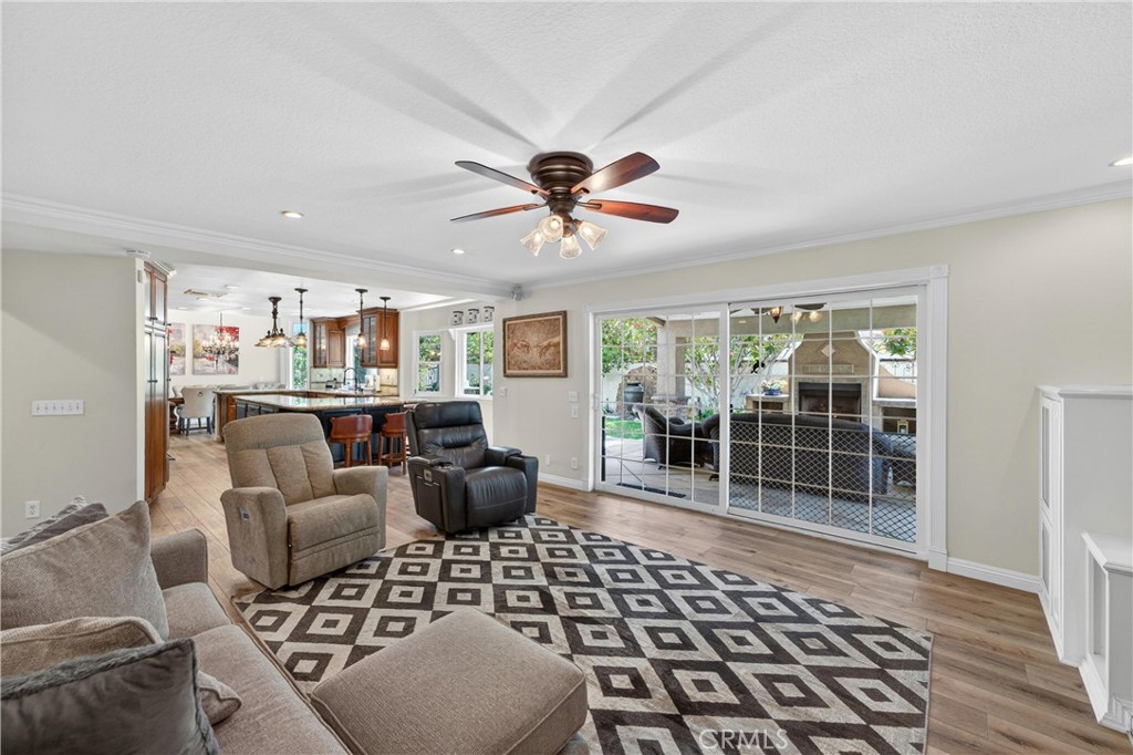 5241 Via Ester