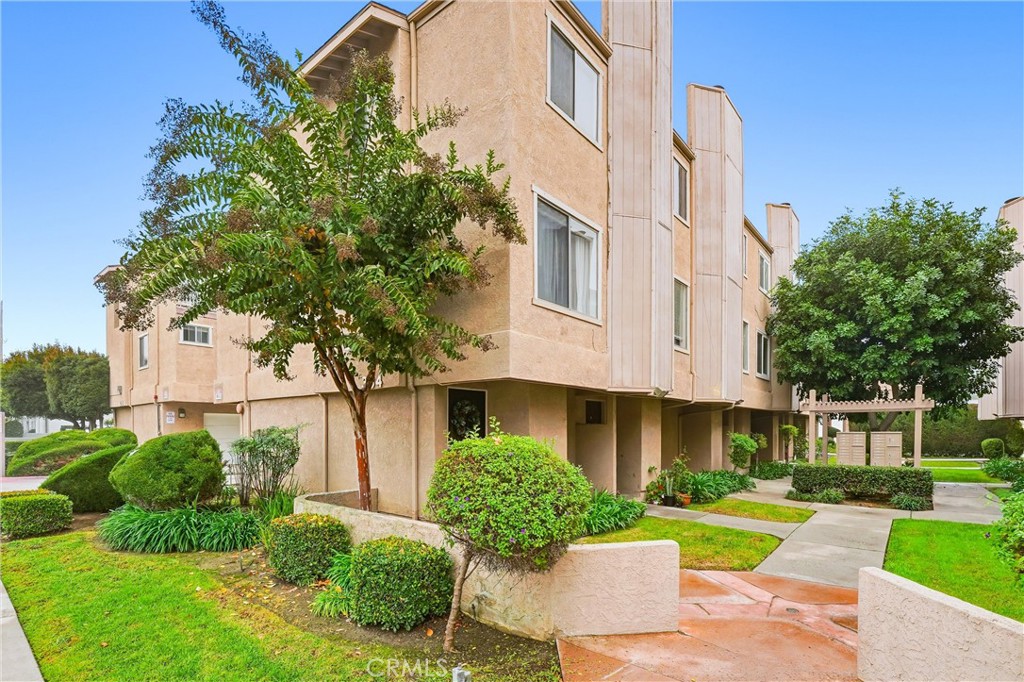 334 S Walnut