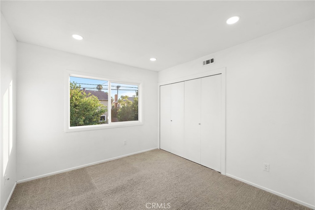 14706 Dunton