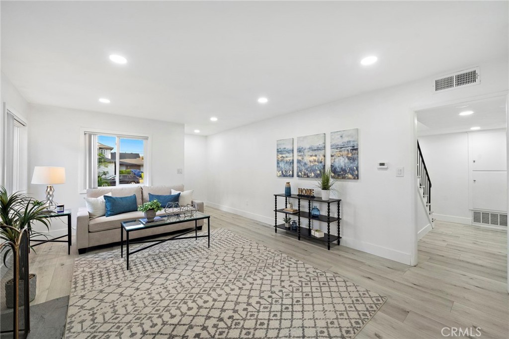 14706 Dunton