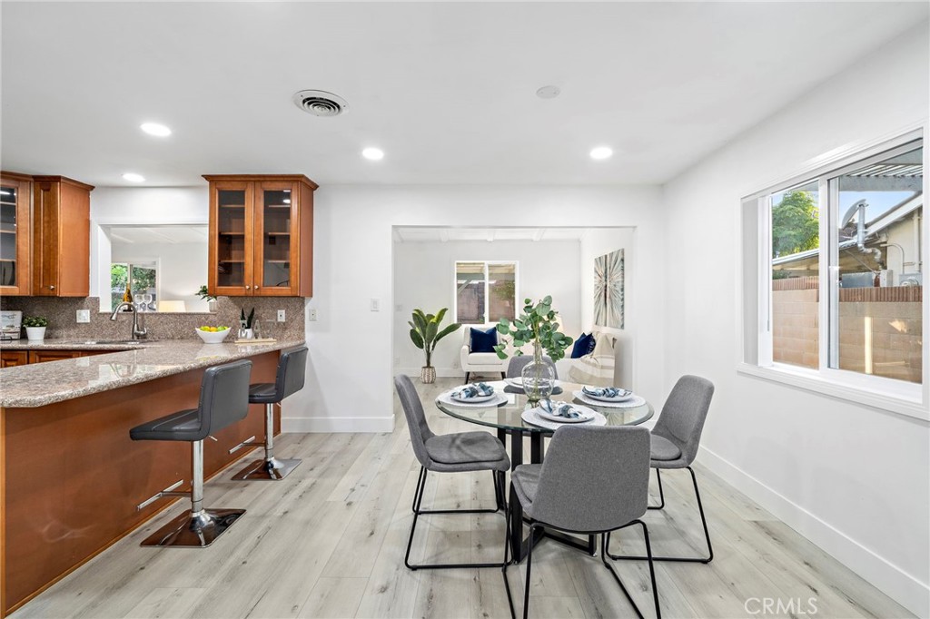 14706 Dunton