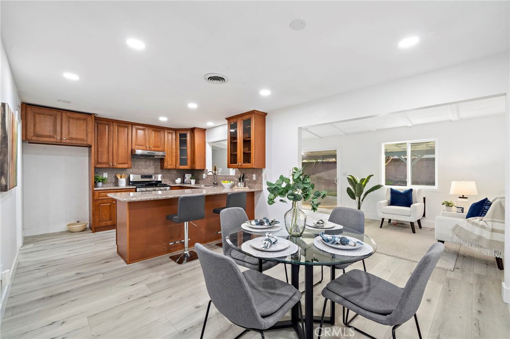 14706 Dunton