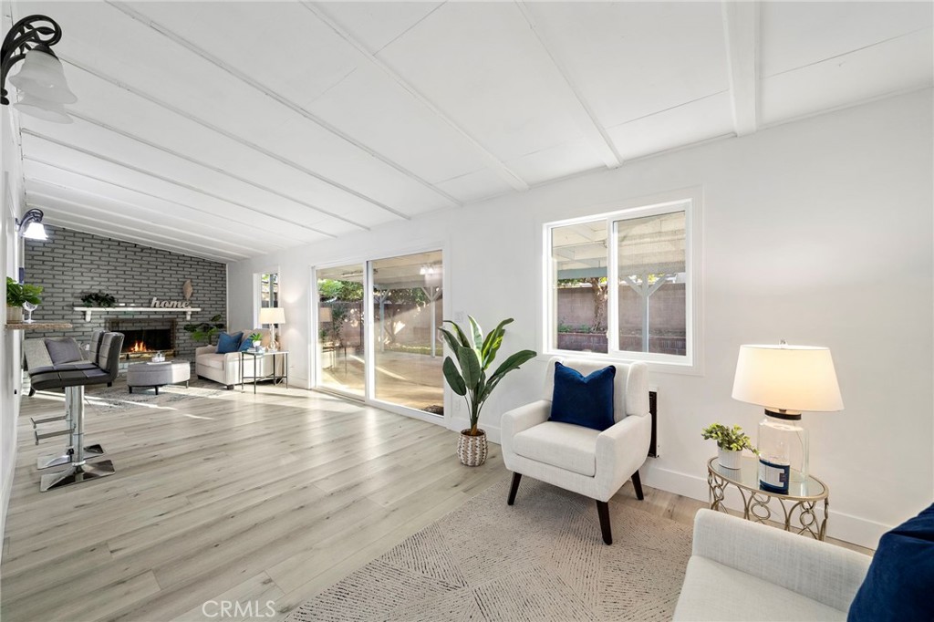 14706 Dunton
