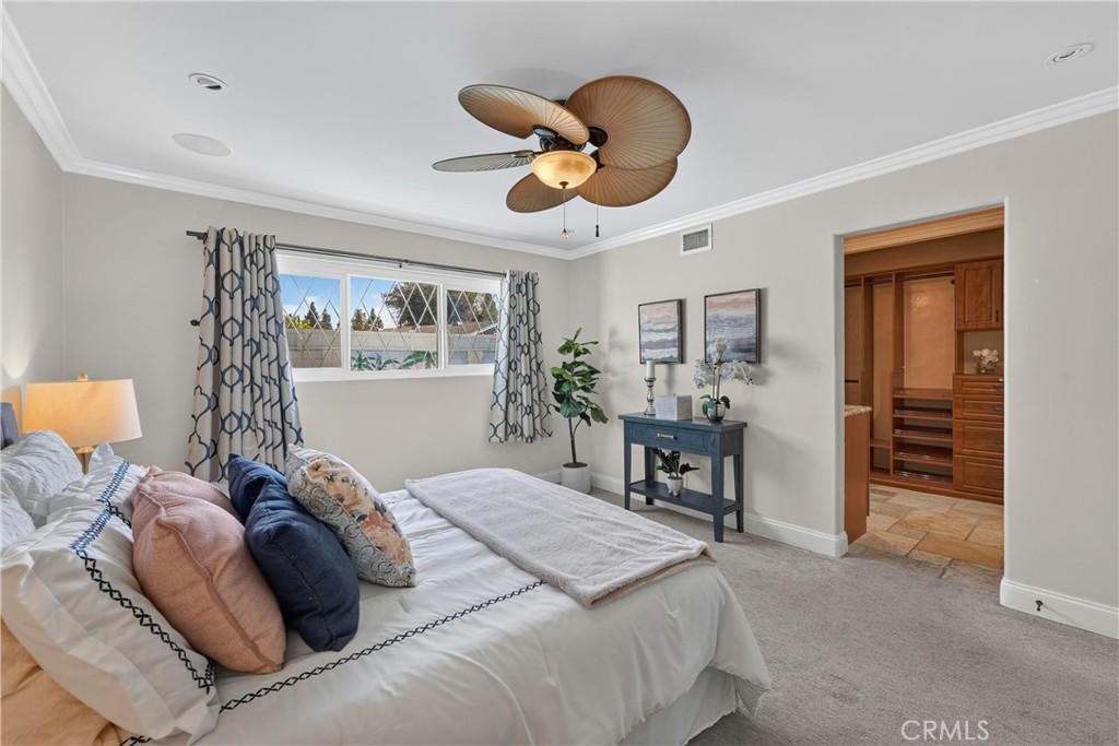 2458 E Powhatan