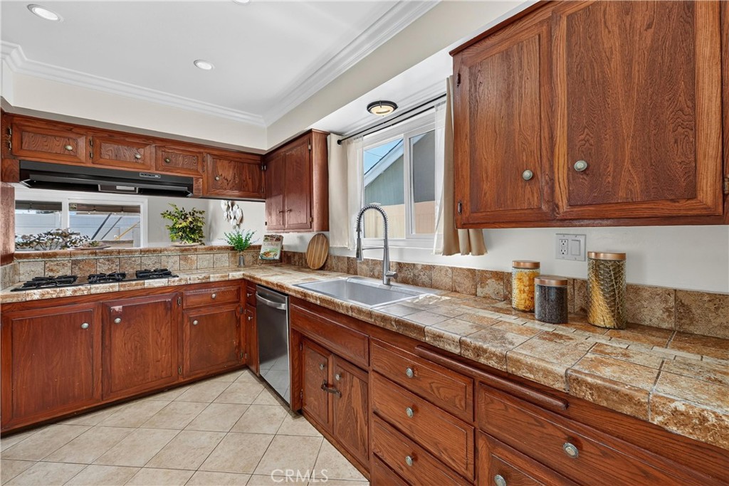 2458 E Powhatan