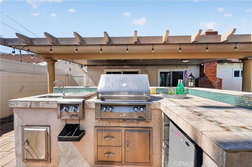 2458 E Powhatan