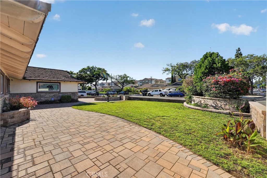2458 E Powhatan