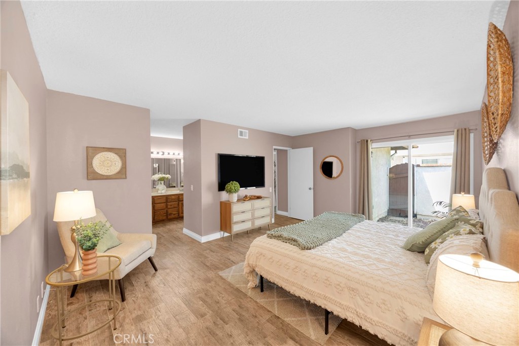 3670 Sherwood