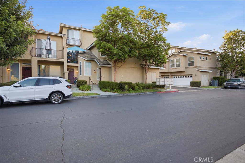 1059 S Positano