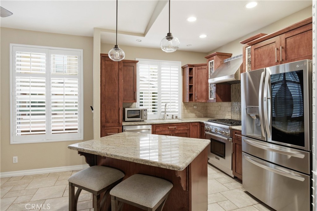 1059 S Positano