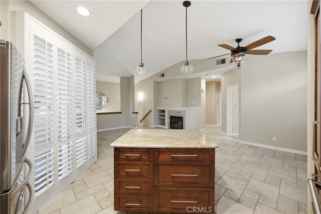1059 S Positano