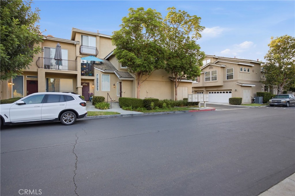 1059 S Positano