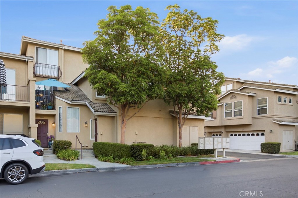 1059 S Positano