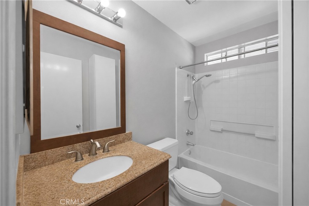 111 S Lakeview