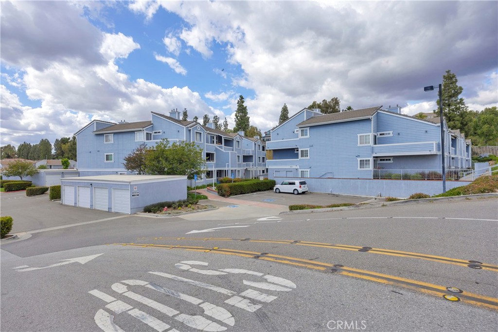 111 S Lakeview