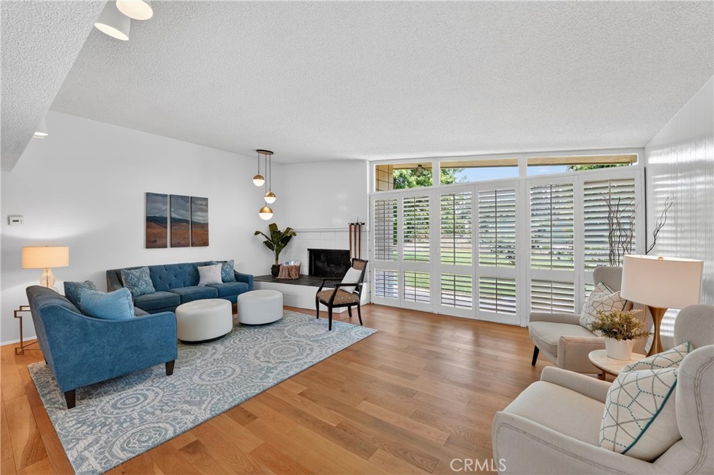 1400 N Puente