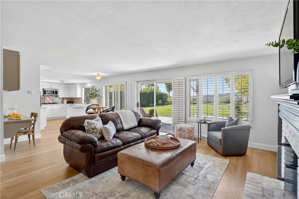 5515 Camino Vista
