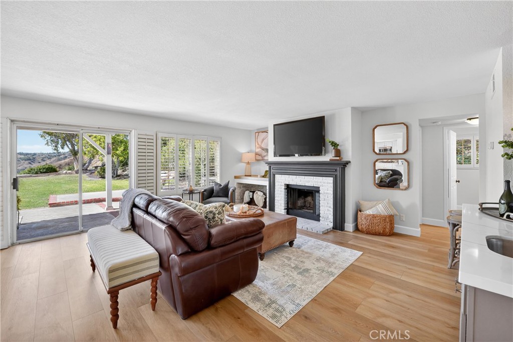 5515 Camino Vista