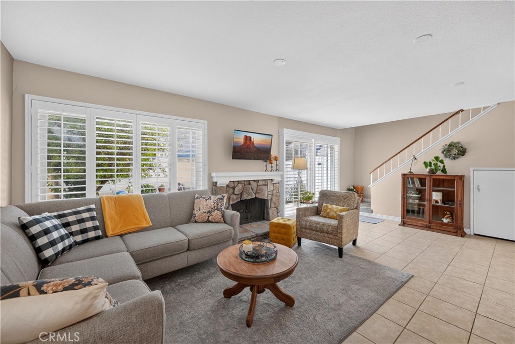 5037 #5 E Almond Avenue 32
