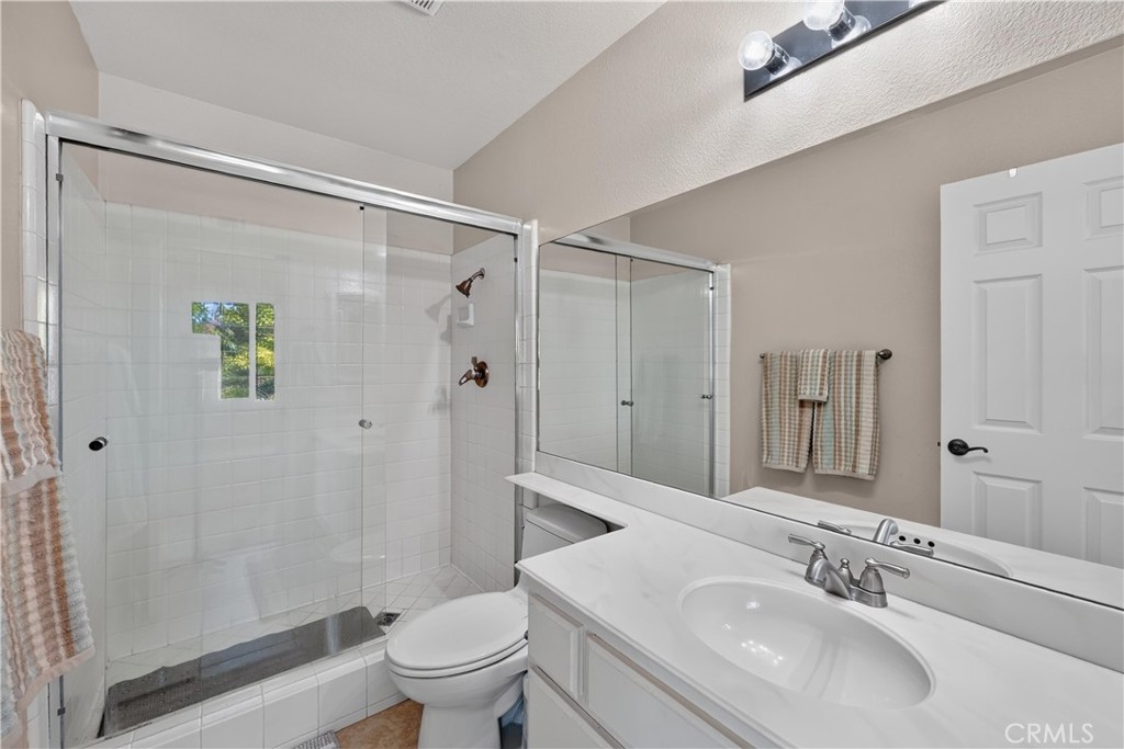 5037 #5 E Almond Avenue 32
