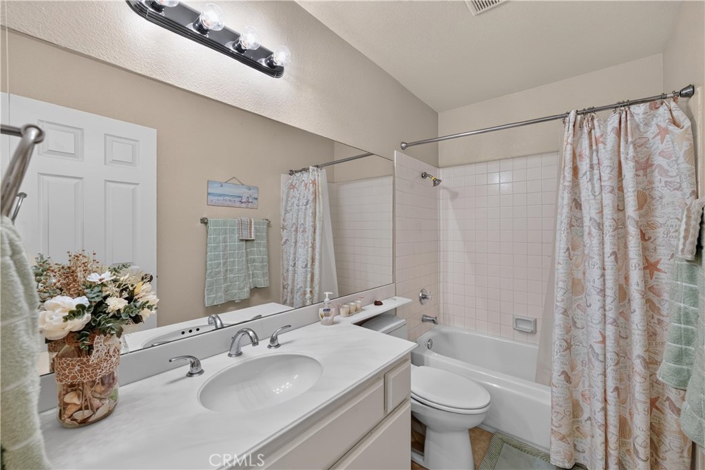 5037 #5 E Almond Avenue 32