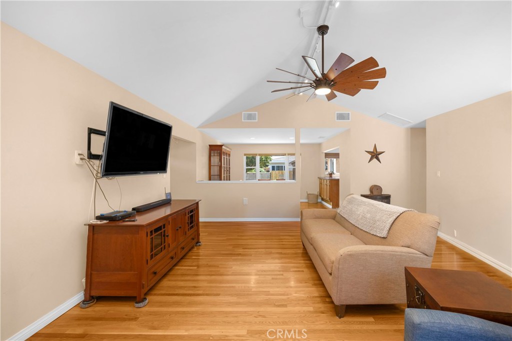 1521 S Dallas