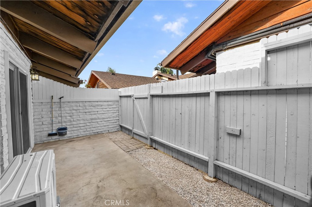 5068 Lakeview