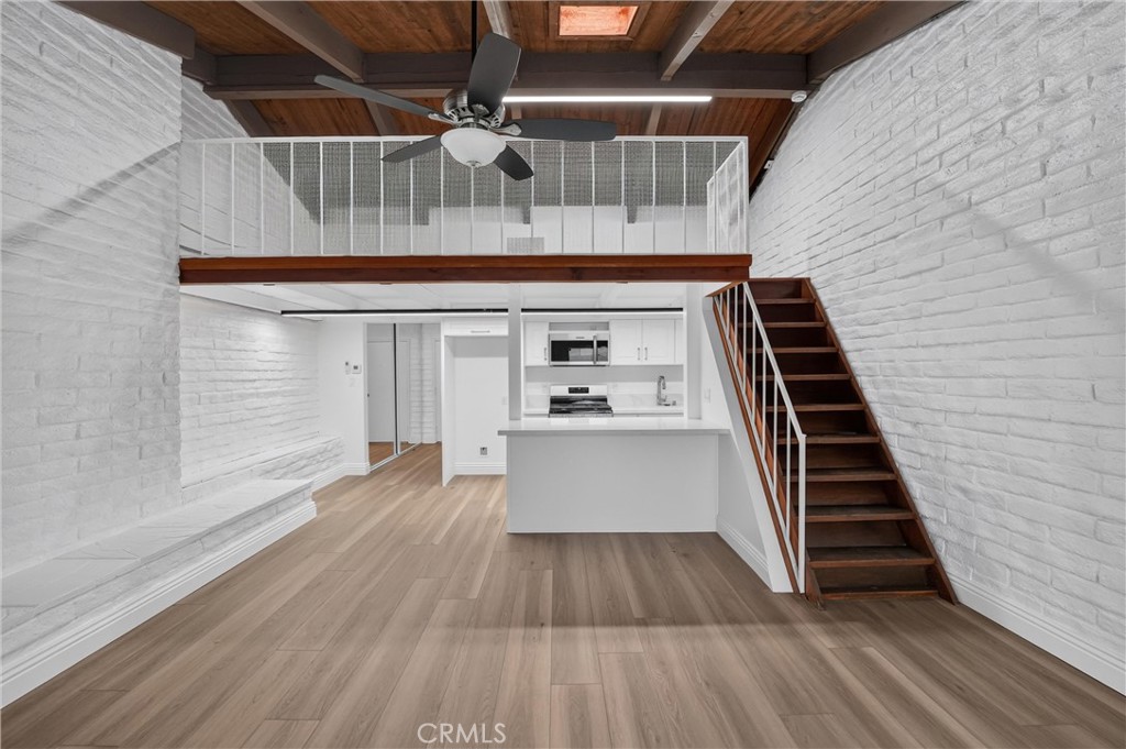 5068 Lakeview