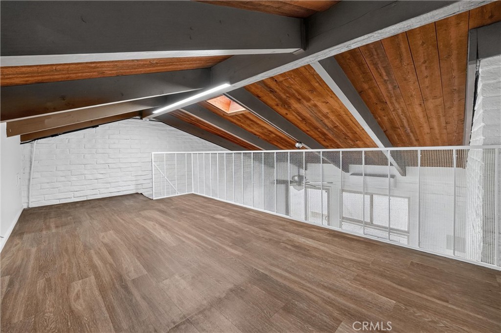 5068 Lakeview
