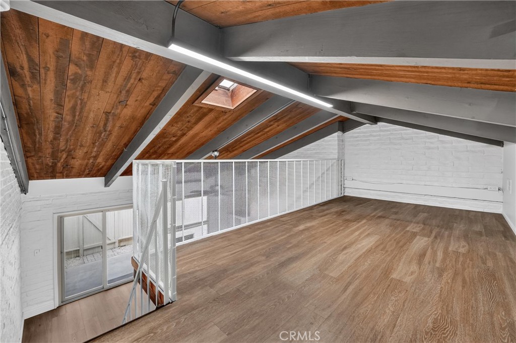 5068 Lakeview